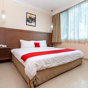 Reddoorz Premium At Hotel Ratu Residence